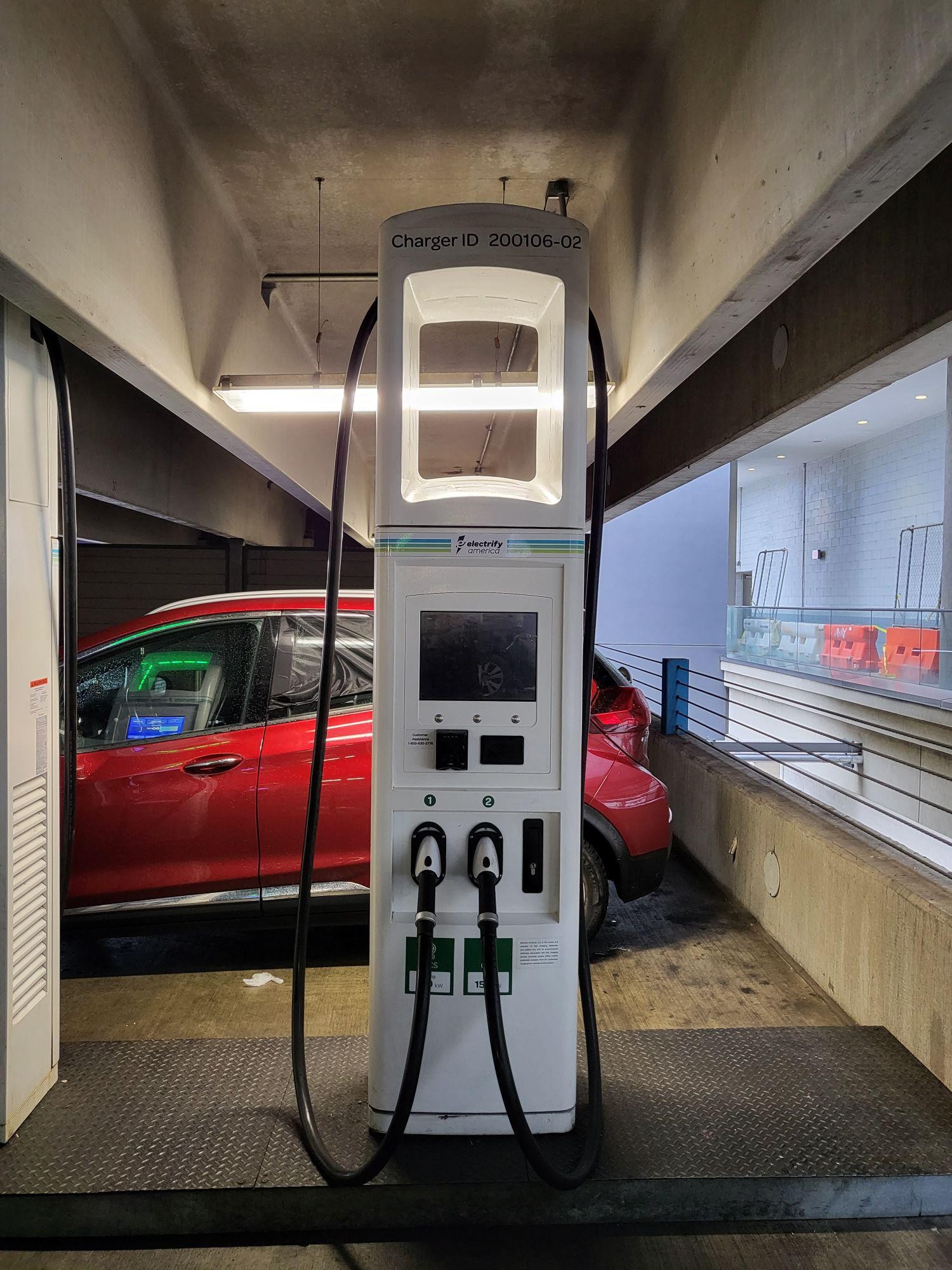 康普利新能源汽車充電樁的服務(wù)承諾與客戶支持