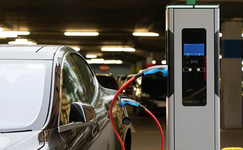 公交站汽車充電樁的規?；瘮U張：驅動可持續交通的核心力量